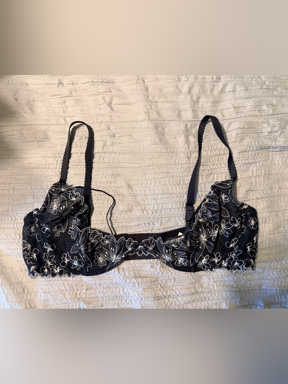 Victoria Secret Black Floral Lace Underwire Bra